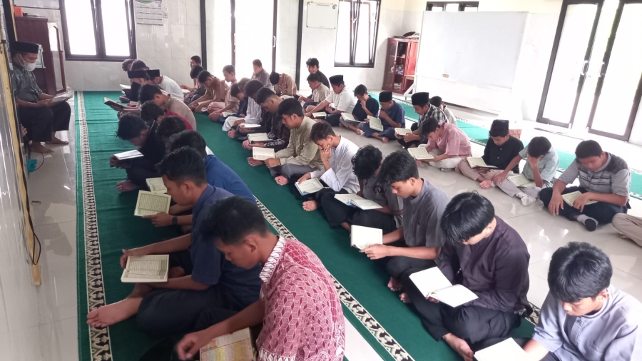 SMP Boarding School Putra Harapan Gelar Kegiatan Tadarus dan Tahsin Bersama