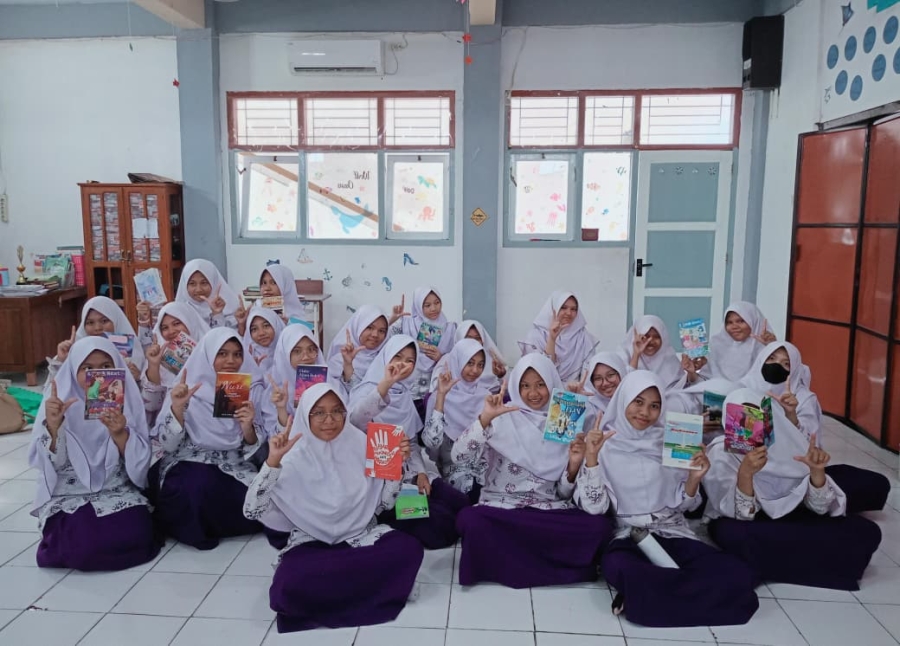 Program literasi tingkatkan budaya membaca dan menulis di lingkungan SMP boarding school Putra Harapan Purwokerto