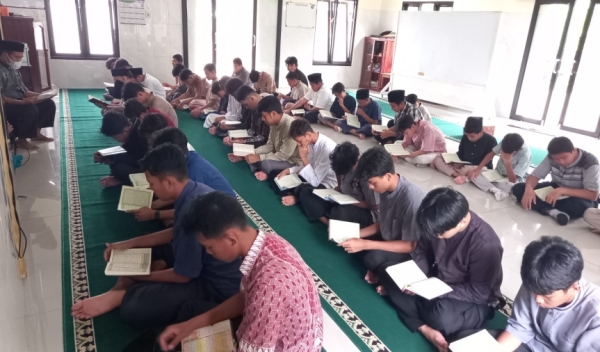 SMP Boarding School Putra Harapan Gelar Kegiatan Tadarus dan Tahsin Bersama