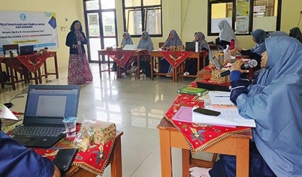 Pelatihan Profesionalisme Guru